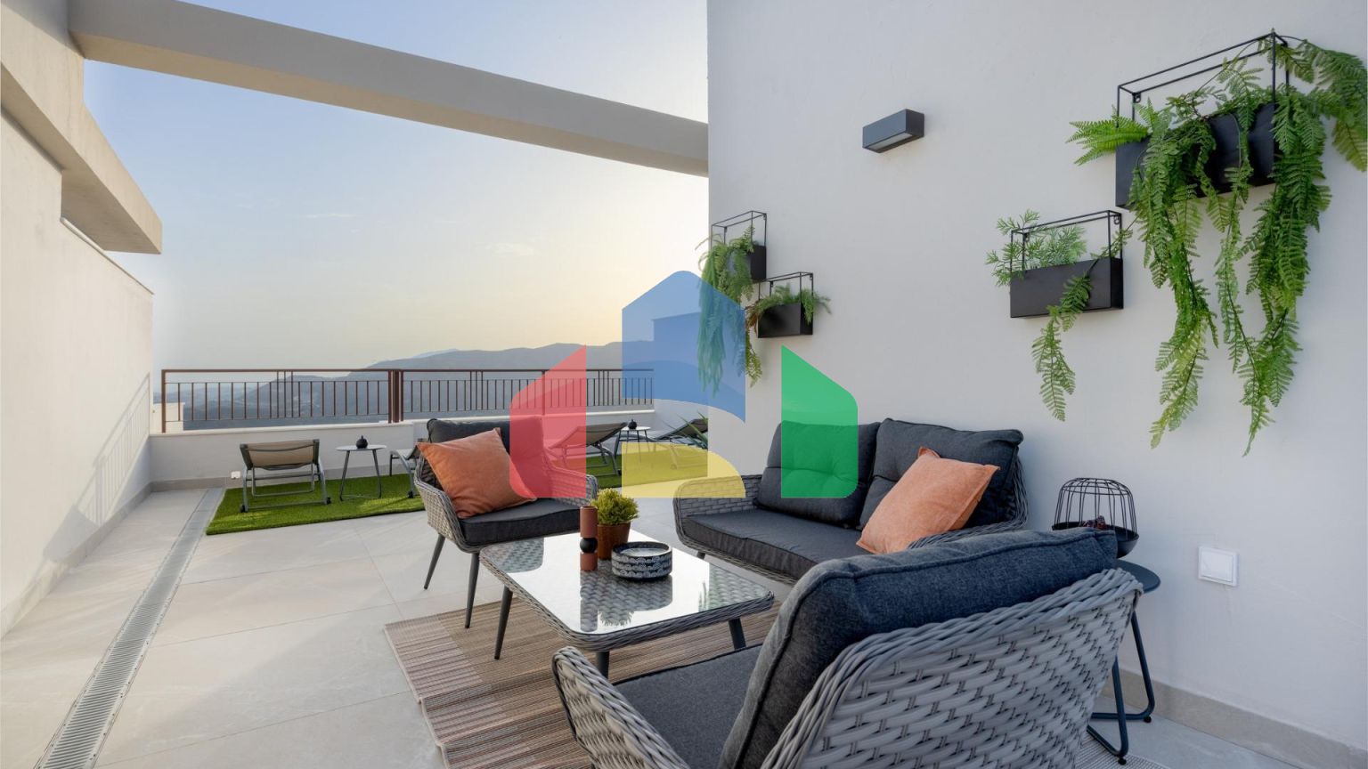 НОВЫЕ ТАУНХАУСЫ В ИСТАНЕ, НЕДАЛЕКО ОТ МАРБЕЛЬИ