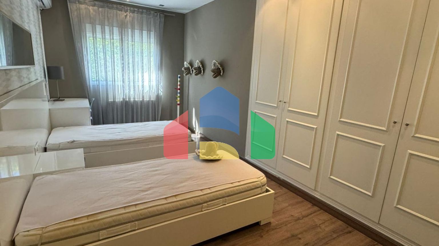 Роскошная вилла с садом и бассейном рядом с гольф-клубом Escorpio