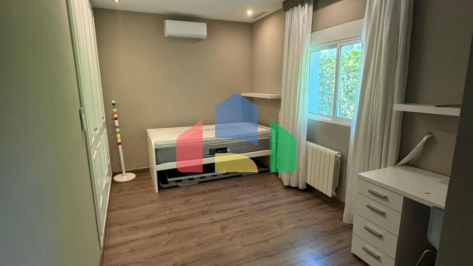 Роскошная вилла с садом и бассейном рядом с гольф-клубом Escorpio