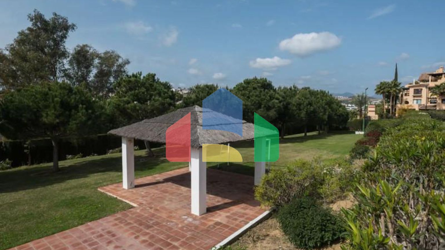 Таунхаус на продажу в Аталая