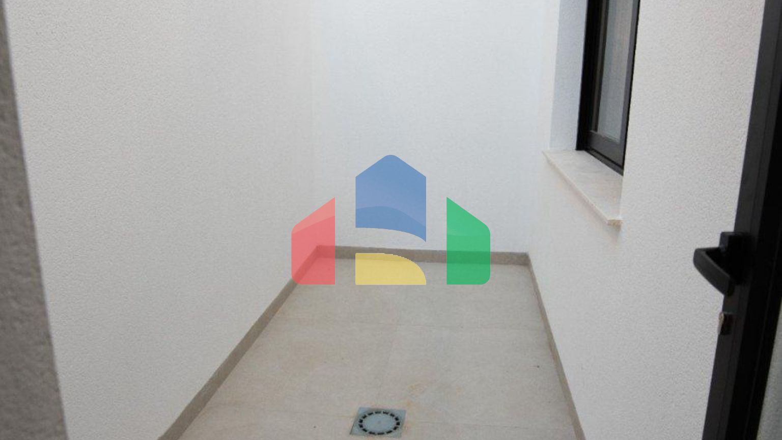 НОВЫЕ ТАУНХАУСЫ В САНТЬЯГО-ДЕ-ЛА-РИБЕРА