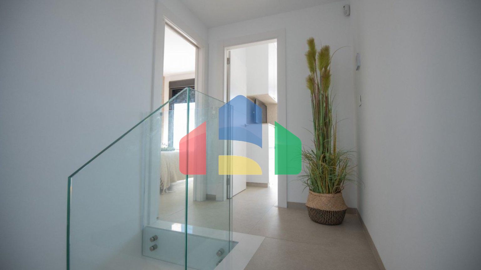 НОВЫЕ ТАУНХАУСЫ В САНТЬЯГО-ДЕ-ЛА-РИБЕРА