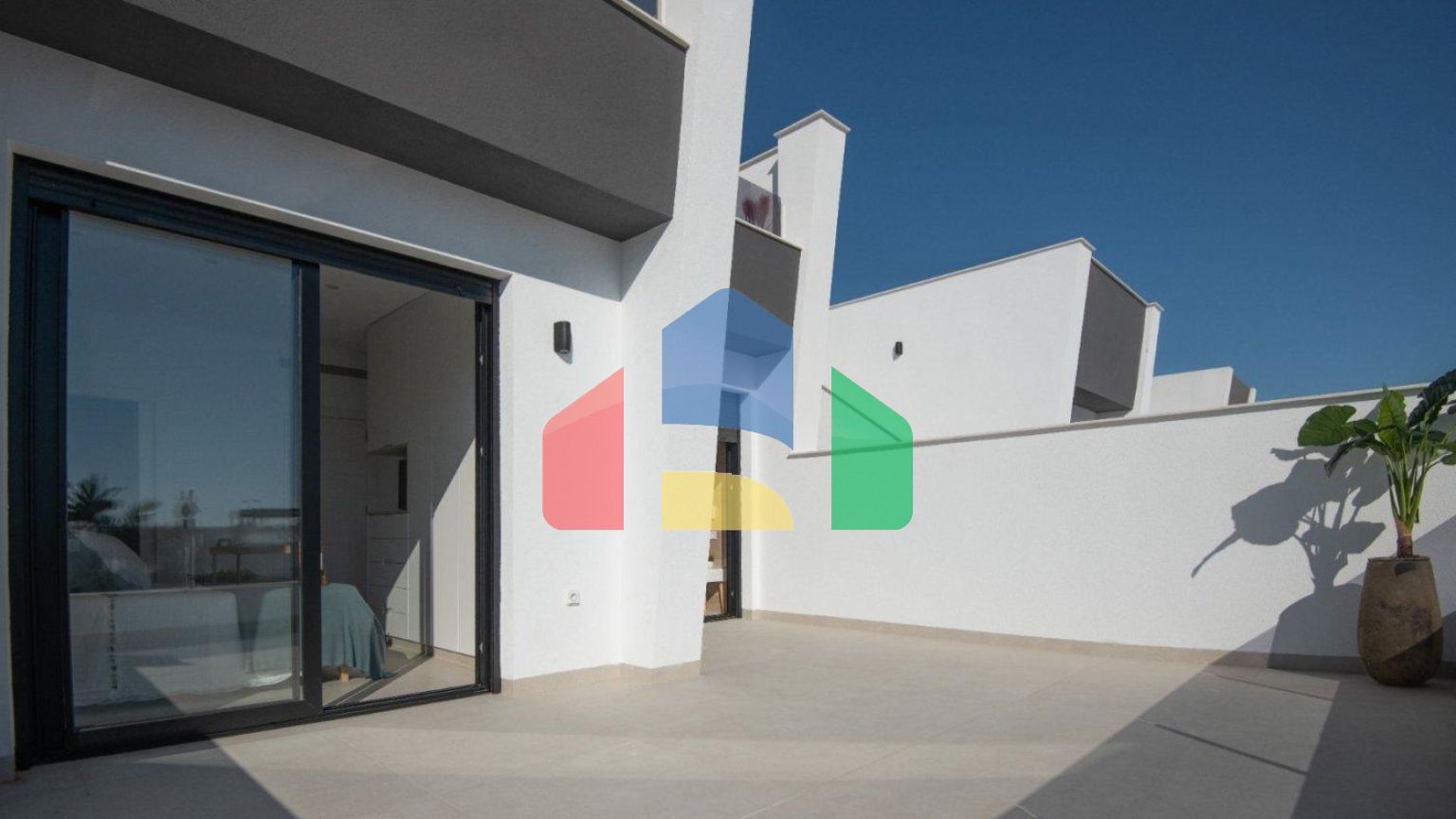 НОВЫЕ ТАУНХАУСЫ В САНТЬЯГО-ДЕ-ЛА-РИБЕРА