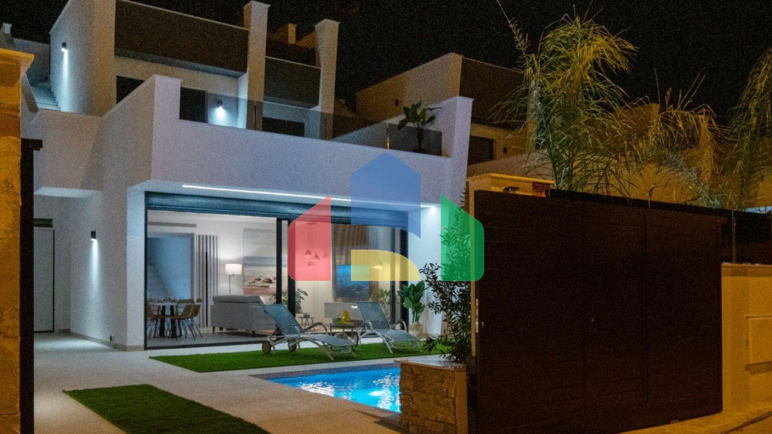 НОВЫЕ ТАУНХАУСЫ В САНТЬЯГО-ДЕ-ЛА-РИБЕРА