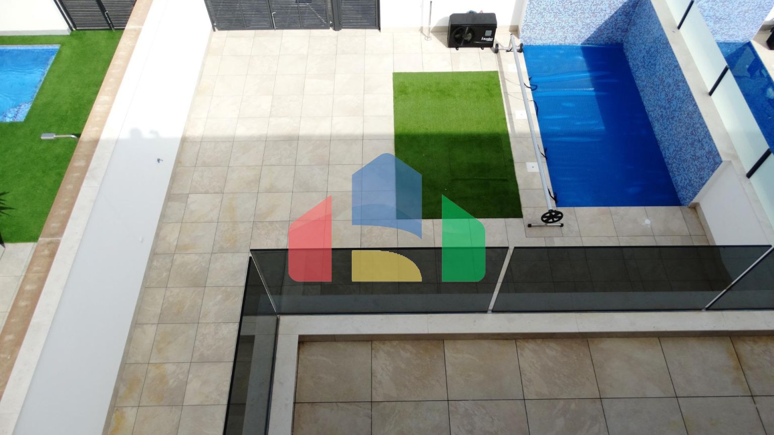 НОВЫЕ ТАУНХАУСЫ В САНТЬЯГО-ДЕ-ЛА-РИБЕРА