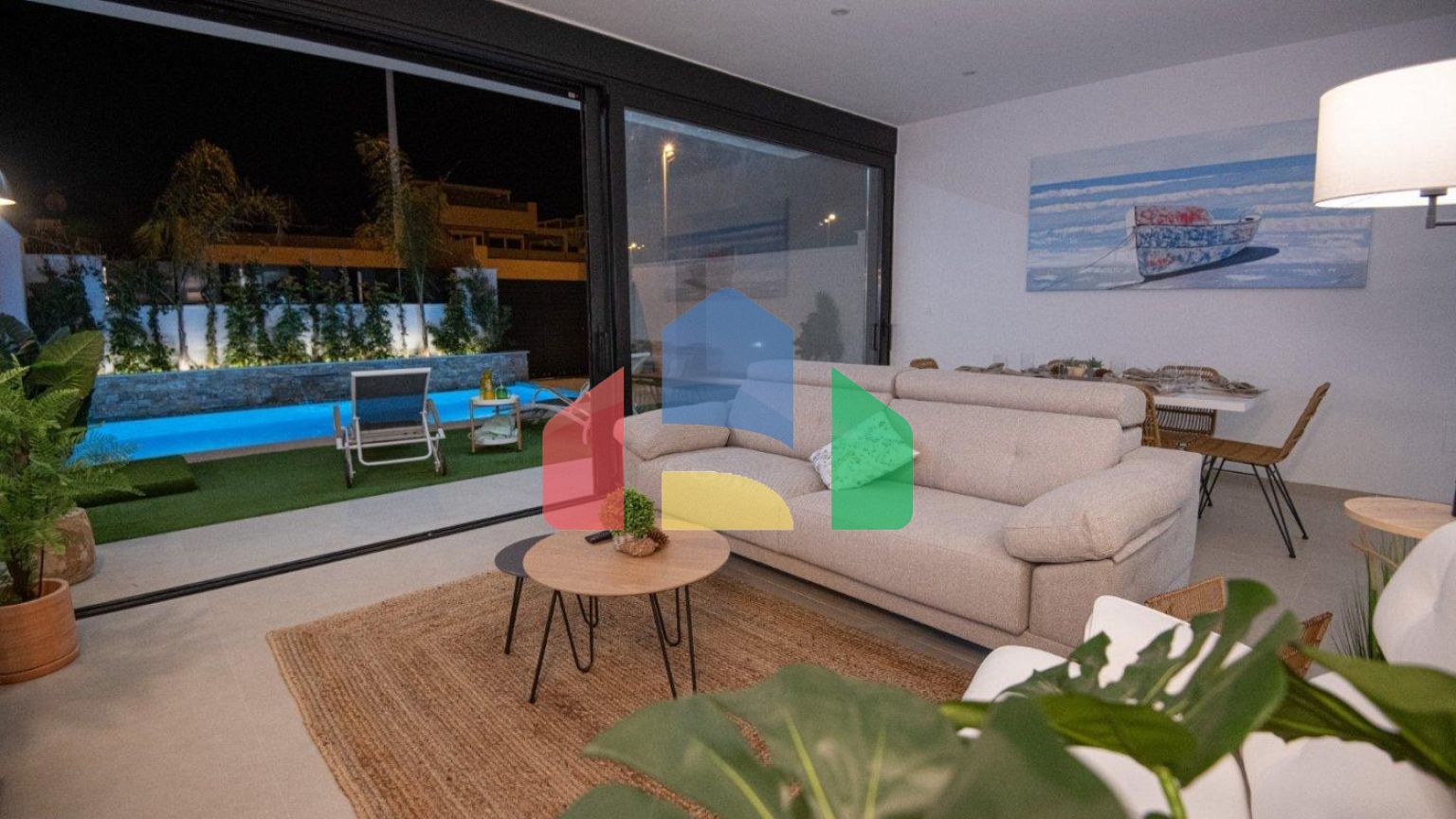 НОВЫЕ ТАУНХАУСЫ В САНТЬЯГО-ДЕ-ЛА-РИБЕРА