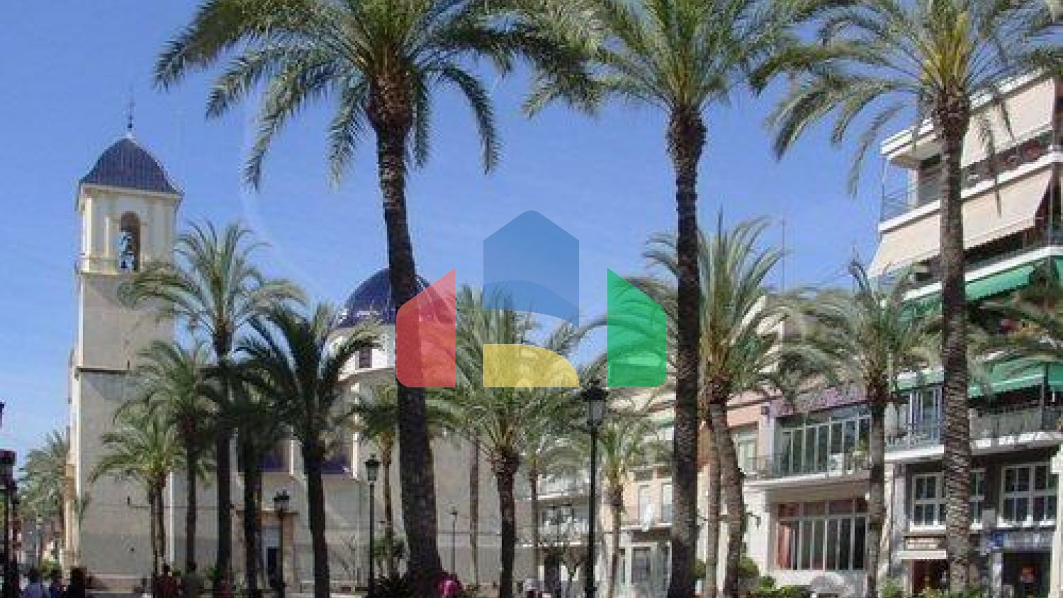 Современные таунхаусы в Долорес с общим бассейном