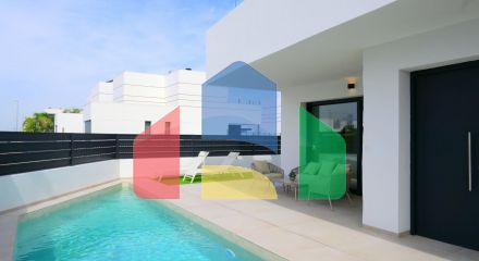 EXCLUSIVITY AND WELL-BEING: VILLA WITH GARDEN AND PRIVATE GARAGE