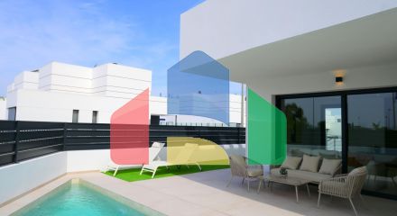 EXCLUSIVITY AND WELL-BEING: VILLA WITH GARDEN AND PRIVATE GARAGE