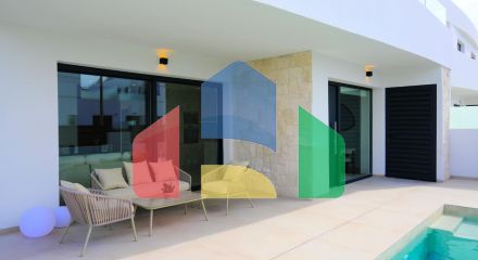 EXCLUSIVITY AND WELL-BEING: VILLA WITH GARDEN AND PRIVATE GARAGE