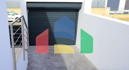 EXCLUSIVITY AND WELL-BEING: VILLA WITH GARDEN AND PRIVATE GARAGE