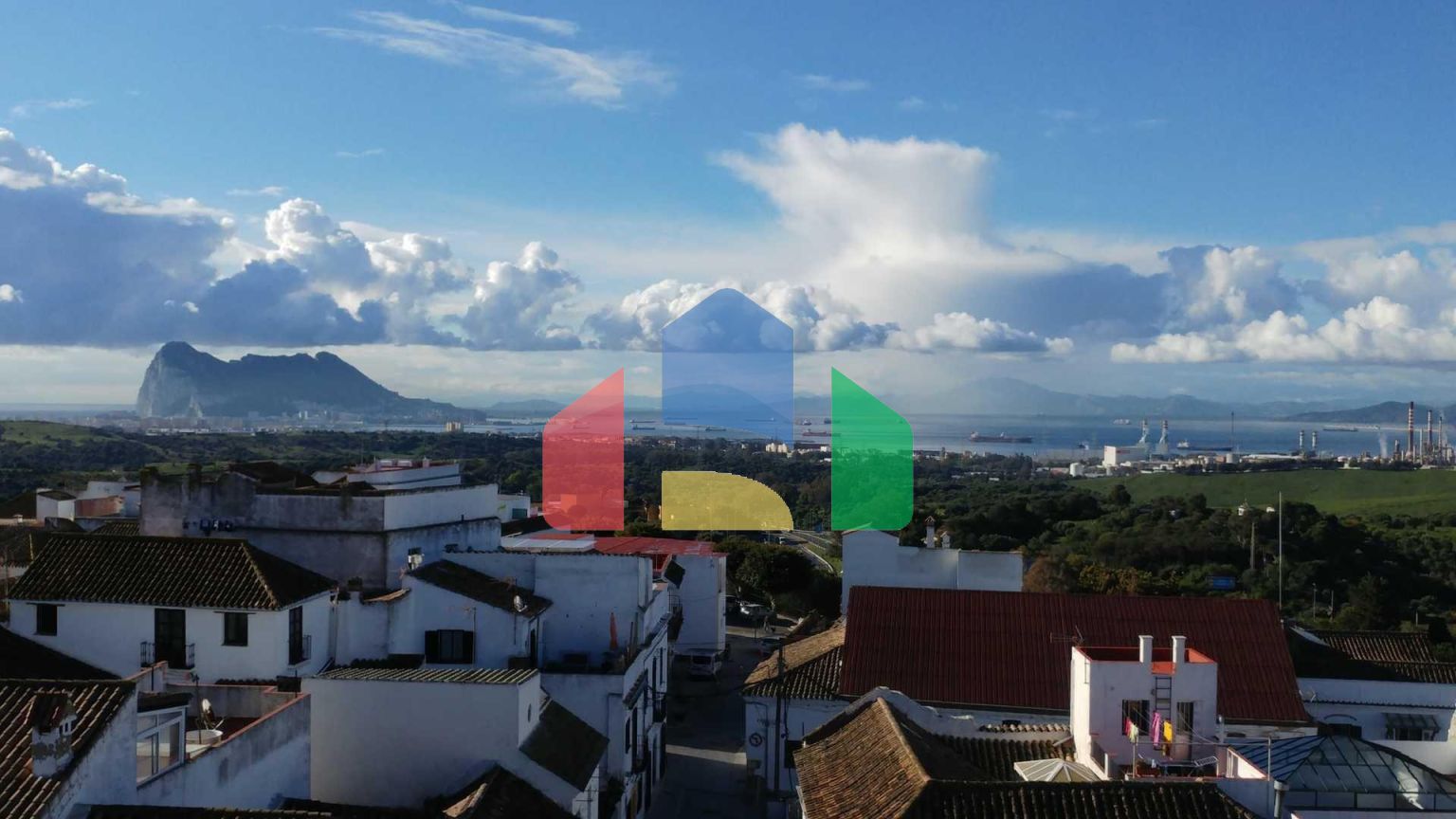 НОВЫЙ ЖИЛОЙ КОМПЛЕКС КЛАССА ЛЮКС В САН-РОКЕ, КАДИС