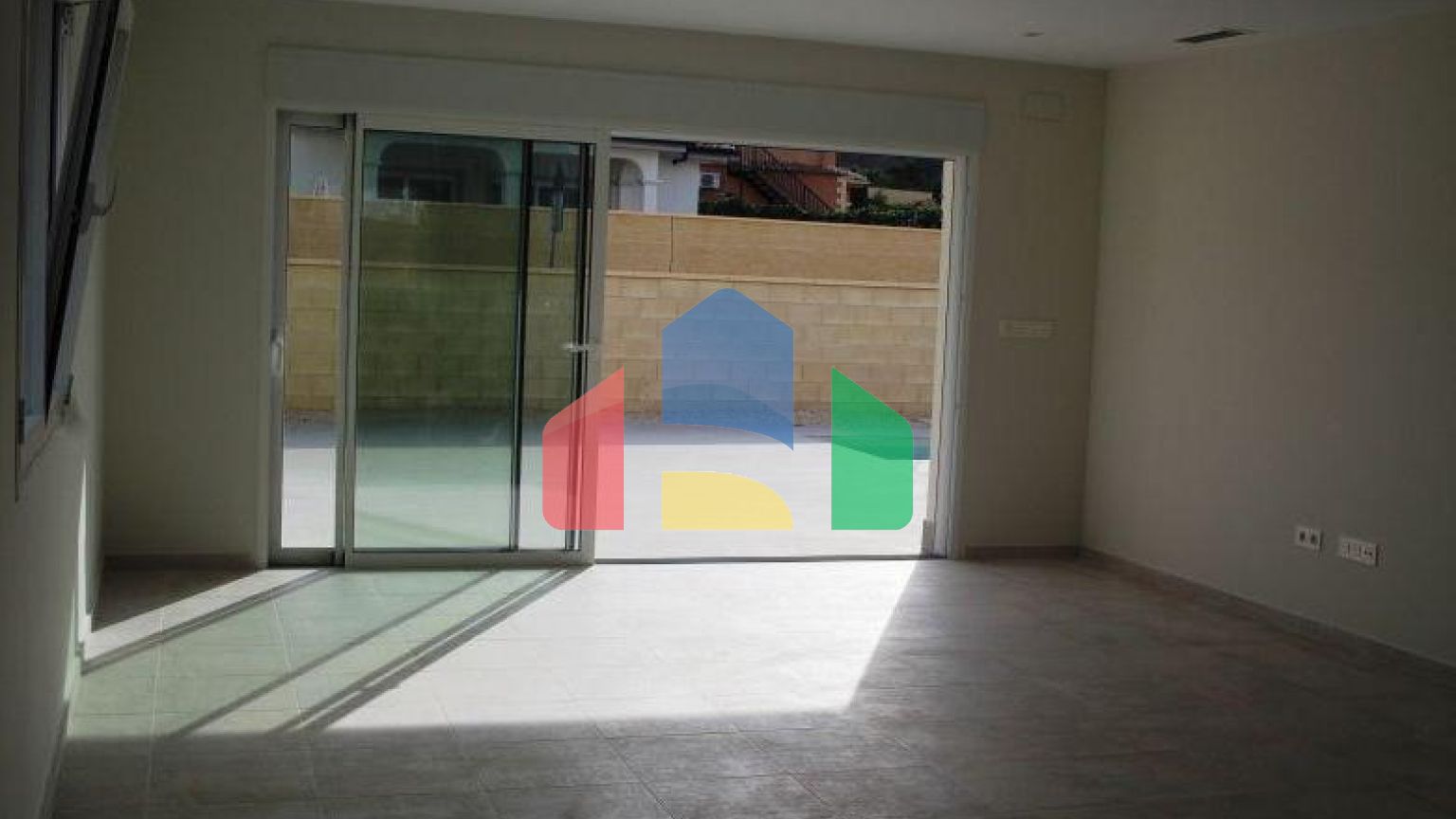 3 bedrooms, 2 bathrooms, private pool, parking in La Romana