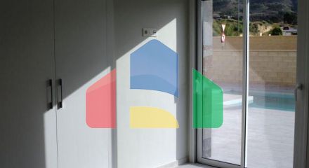3 bedrooms, 2 bathrooms, private pool, parking in La Romana