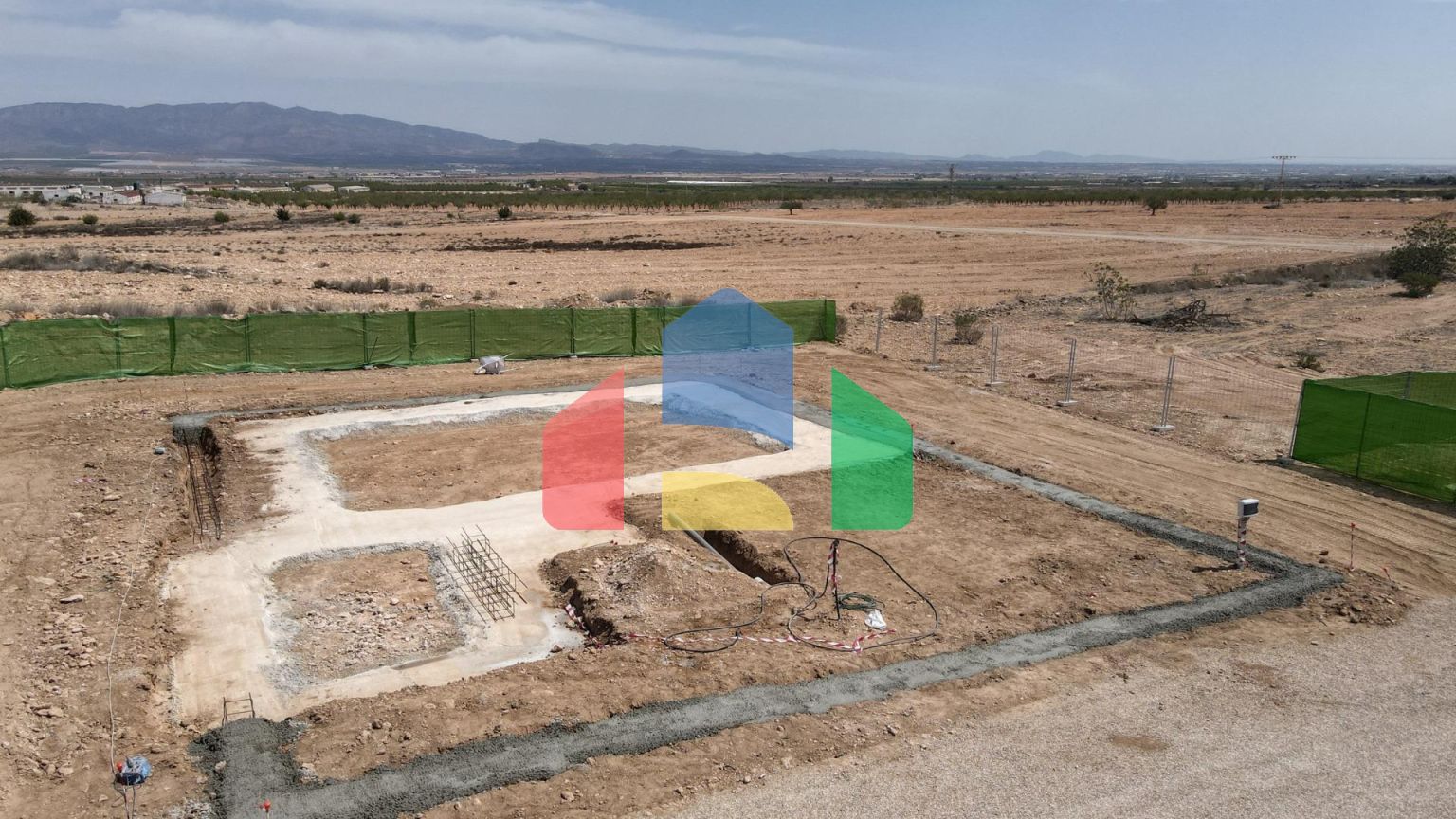 НОВЫЕ ТАУНХАУСЫ В ФУЭНТЕ АЛАМО, МУРСИЯ