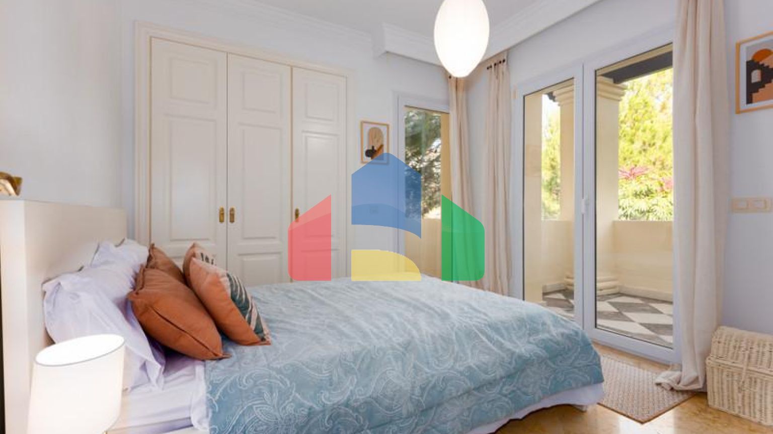 Стильная квартира с видом на горы и сад в Касарес-Плайя