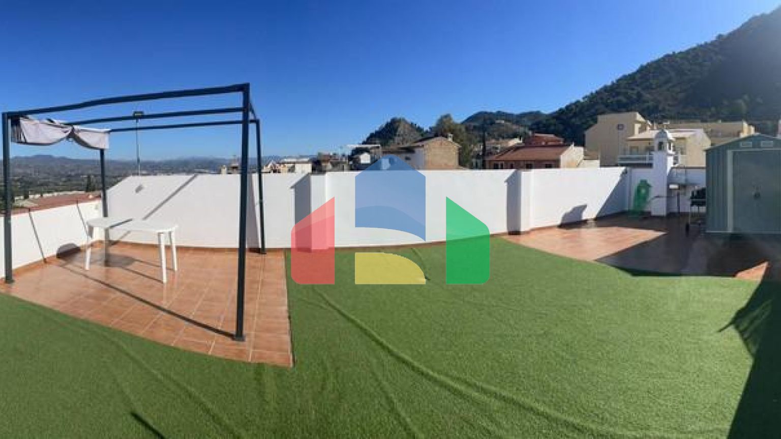 Квартира с террасой на верхнем этаже в Картаме