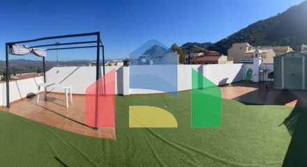 Квартира с террасой на верхнем этаже в Картаме Квартира с террасой на верхнем этаже в Картаме