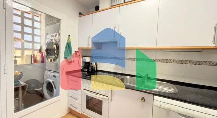 (EN) BEAUTIFUL APARTMENT WITH PRIVATE GARDEN AND STUNNING SEA VIEWS