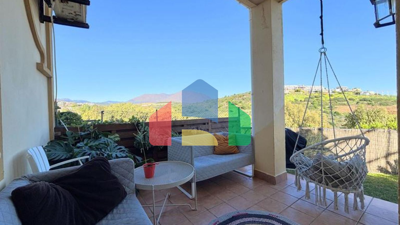 (EN) BEAUTIFUL APARTMENT WITH PRIVATE GARDEN AND STUNNING SEA VIEWS