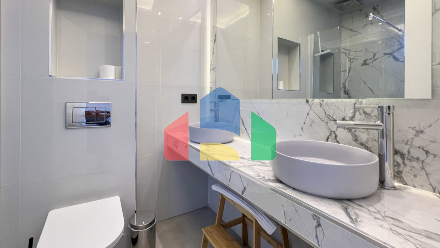 Изысканный двухуровневый пентхаус в самом сердце центра Бенахависа