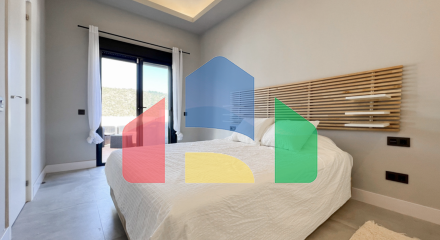 Изысканный двухуровневый пентхаус в самом сердце центра Бенахависа