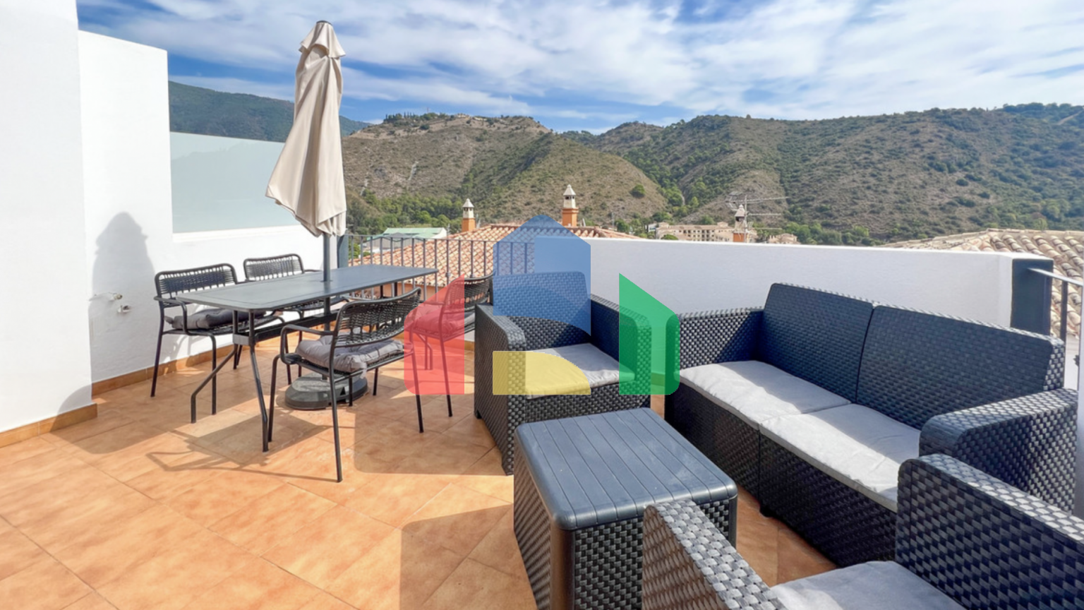 Изысканный двухуровневый пентхаус в самом сердце центра Бенахависа