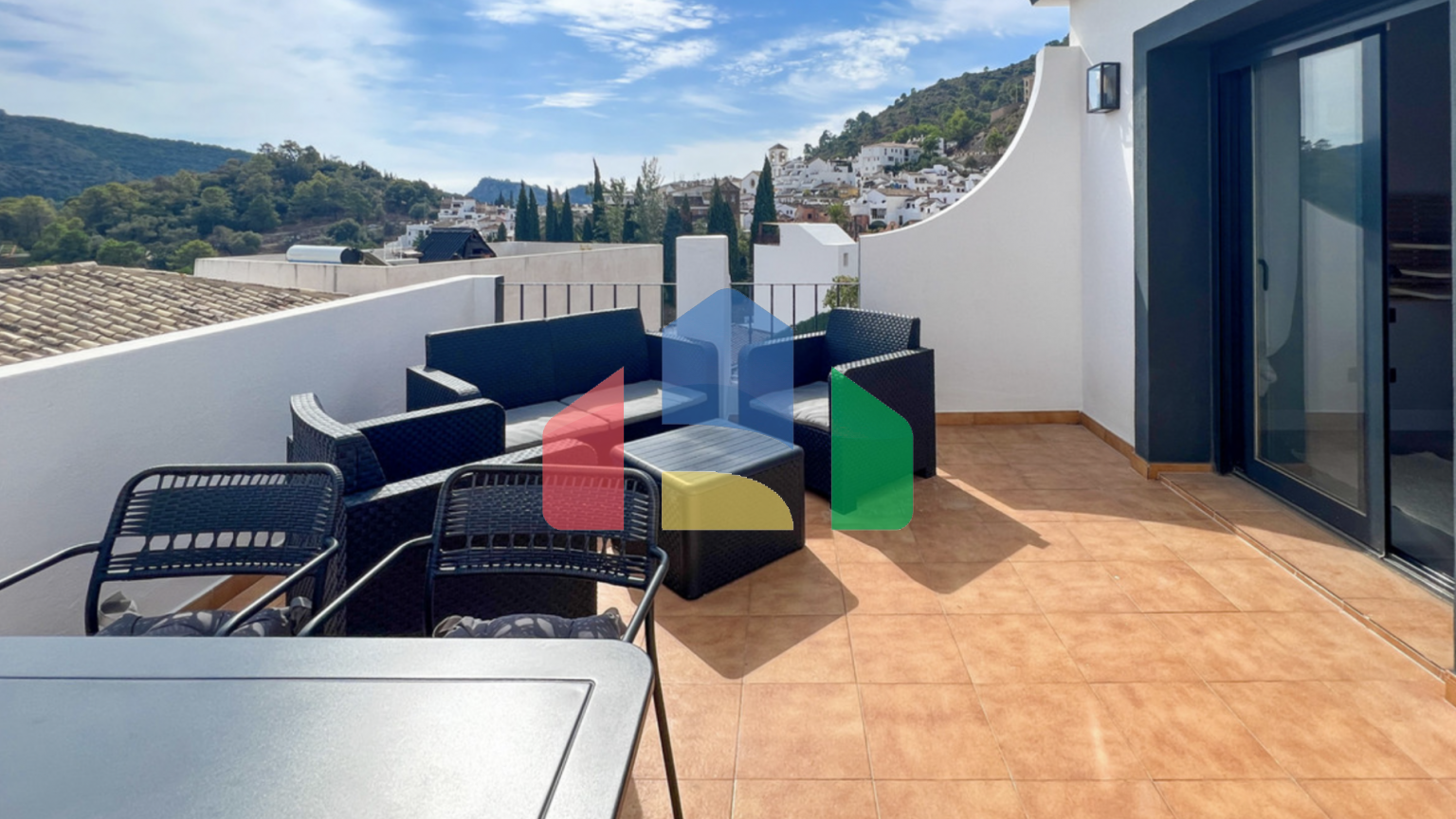 Изысканный двухуровневый пентхаус в самом сердце центра Бенахависа