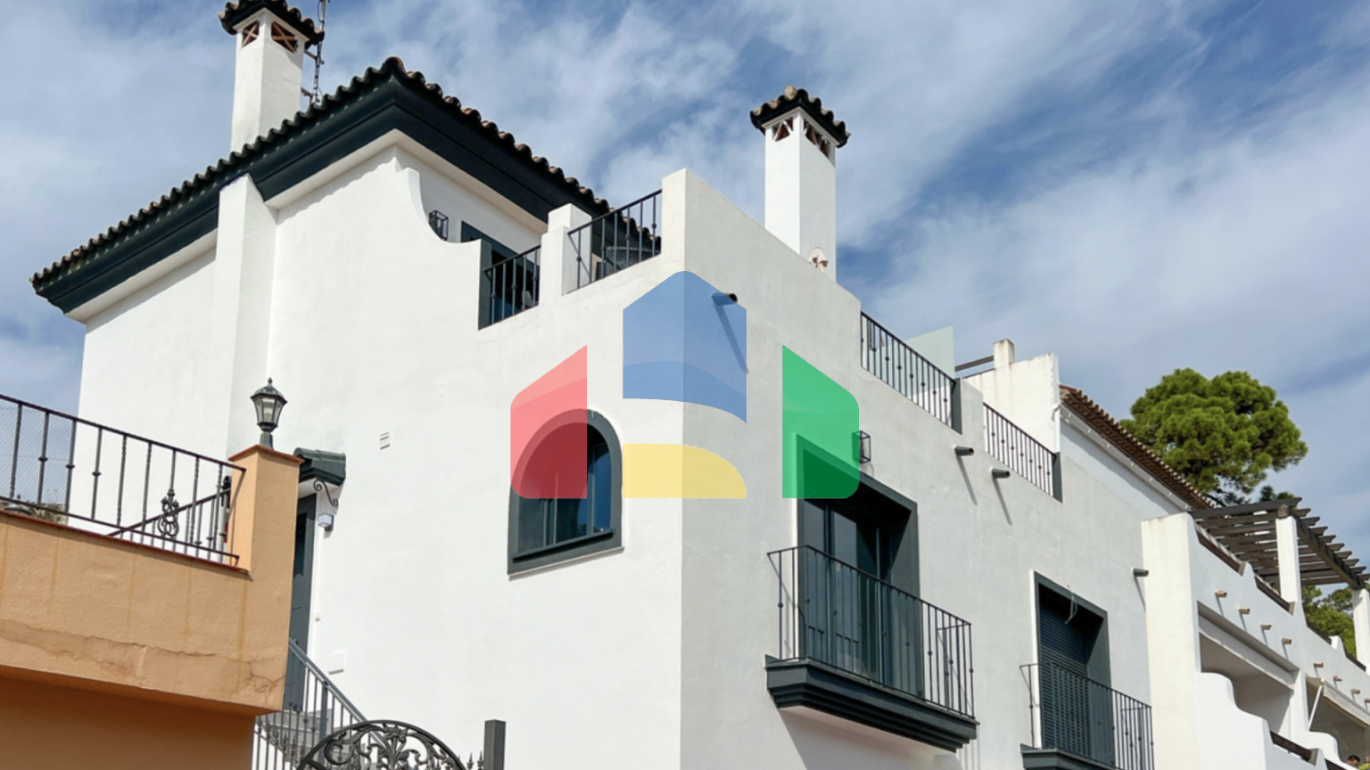 Изысканный двухуровневый пентхаус в самом сердце центра Бенахависа