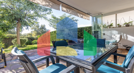 Красиво меблированный апартамент с 2 спальнями и 2 ванными комнатами на первом этаж в Эстепоне