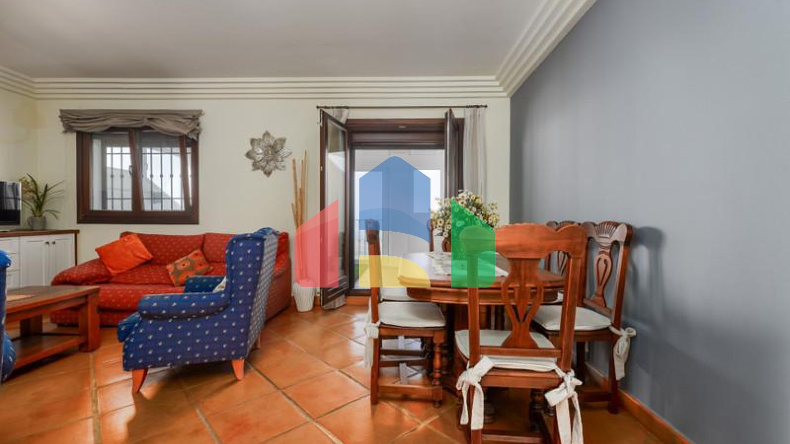 Очаровательный Таунхаус с Великолепными Видами в Касаресе