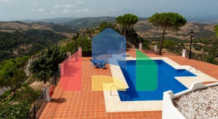 Очаровательный Таунхаус с Великолепными Видами в Касаресе