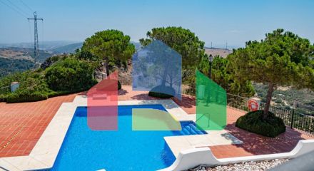 Очаровательный Таунхаус с Великолепными Видами в Касаресе