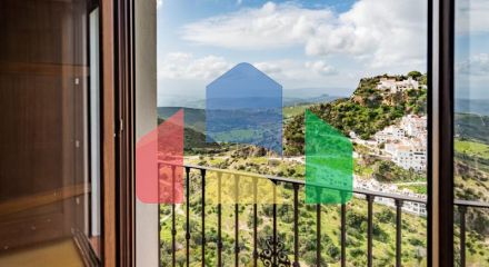 Очаровательный Таунхаус с Великолепными Видами в Касаресе