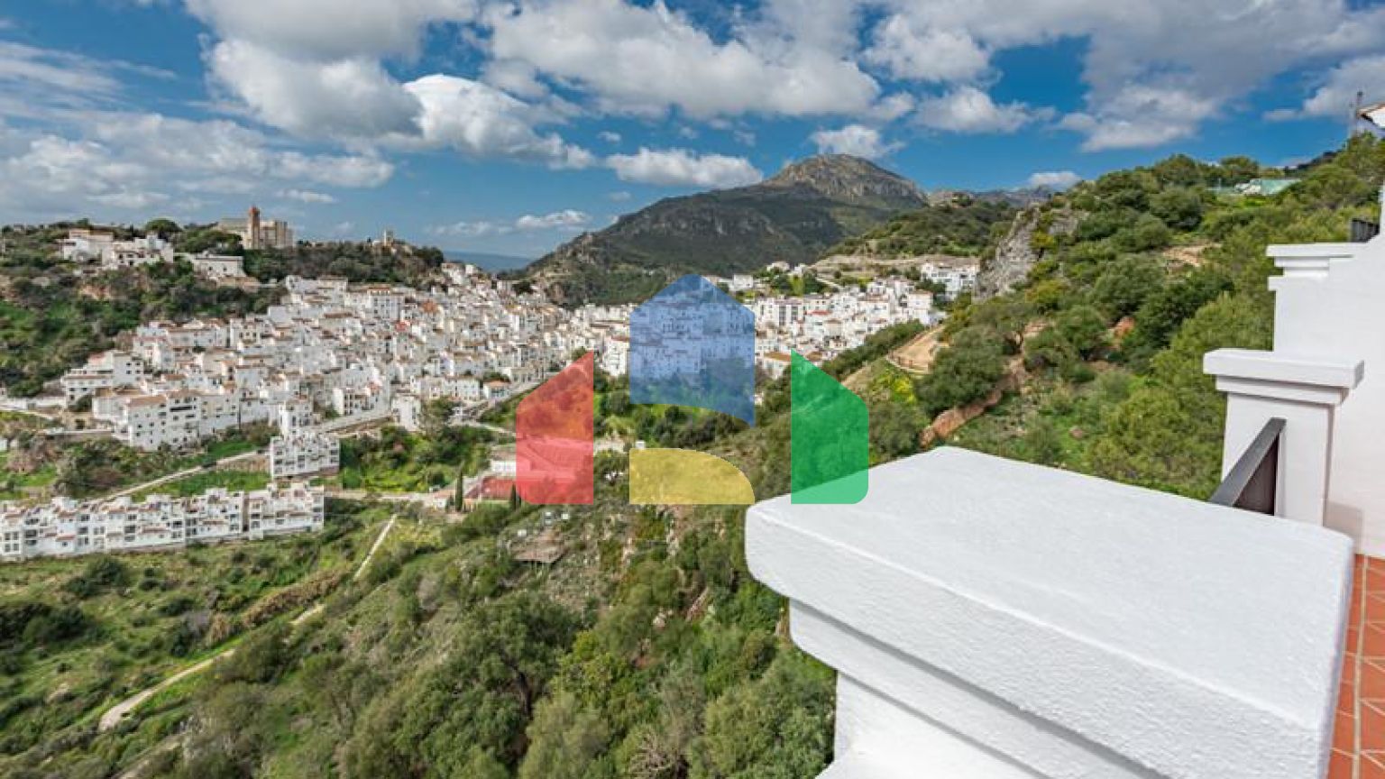 Очаровательный Таунхаус с Великолепными Видами в Касаресе