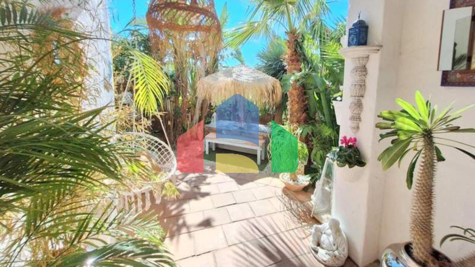 Просторная квартира на первом этаже с садом и южной ориентацией в Касаресе