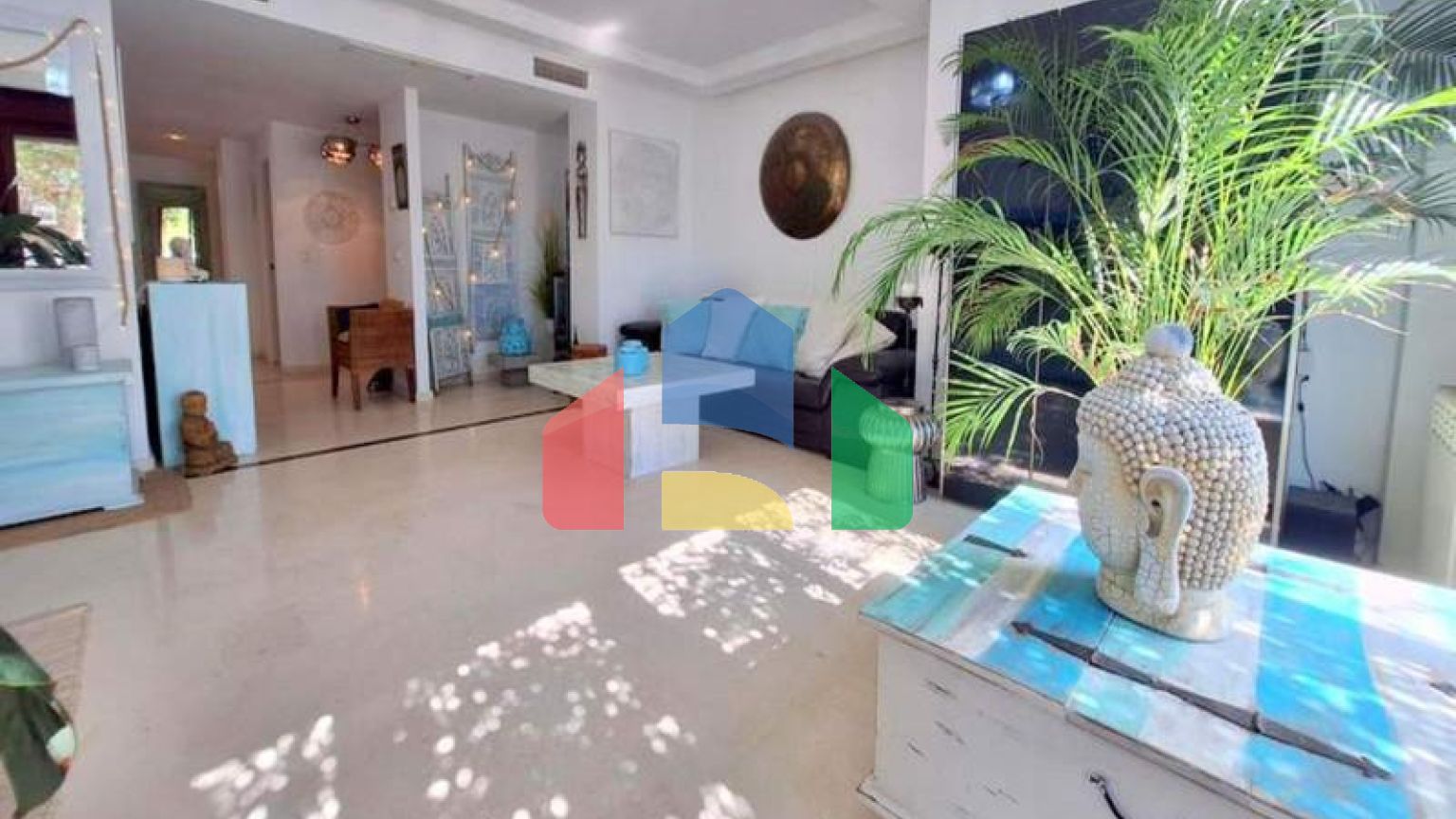 Просторная квартира на первом этаже с садом и южной ориентацией в Касаресе