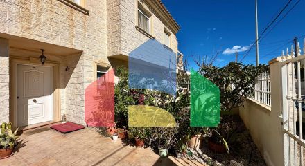 Beautiful townhouse in Albir with garden 15 minutes walk from the beach!