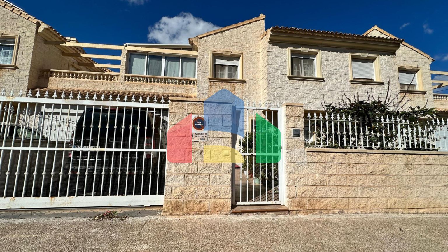 Красивый таунхаус в Альбире с садом в 15 минутах пешком от пляжа!