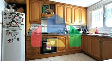 Красивый таунхаус в Альбире с садом в 15 минутах пешком от пляжа! Красивый таунхаус в Альбире с садом в 15 минутах пешком от пляжа!