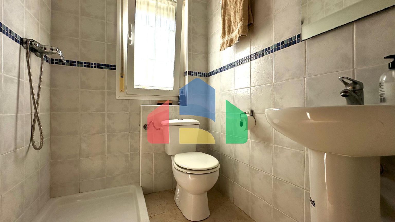 Красивый таунхаус в Альбире с садом в 15 минутах пешком от пляжа!