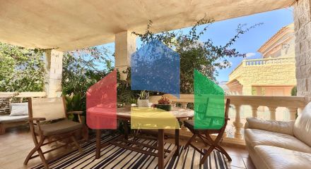 Красивый таунхаус в Альбире с садом в 15 минутах пешком от пляжа! Красивый таунхаус в Альбире с садом в 15 минутах пешком от пляжа!