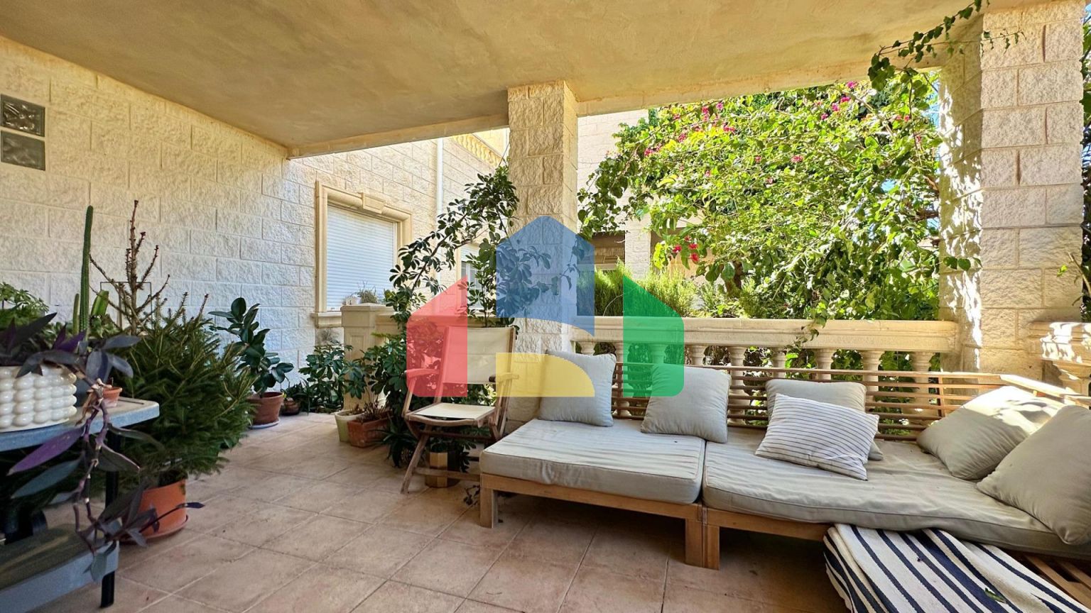 Красивый таунхаус в Альбире с садом в 15 минутах пешком от пляжа!