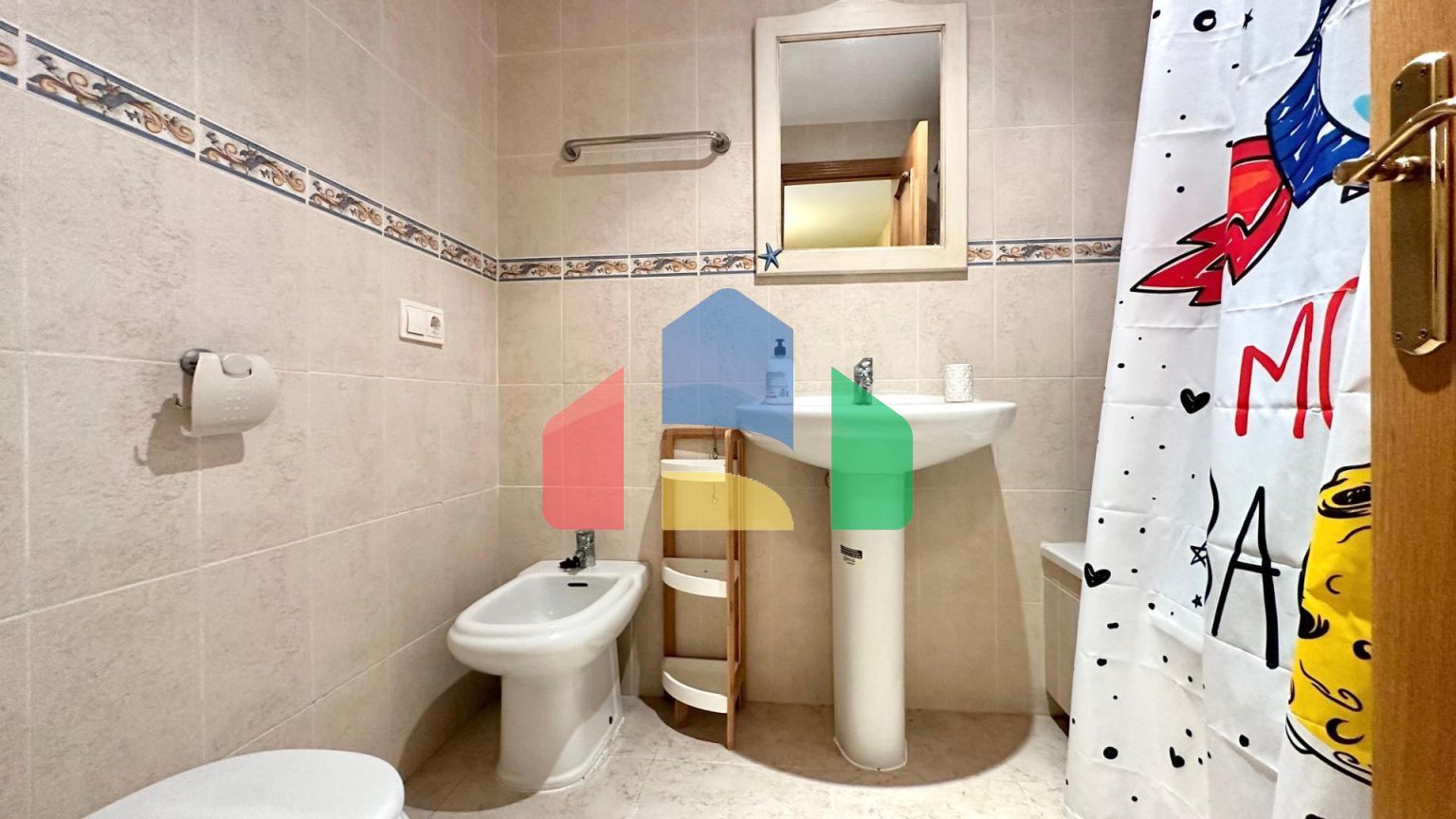 Красивый таунхаус в Альбире с садом в 15 минутах пешком от пляжа!