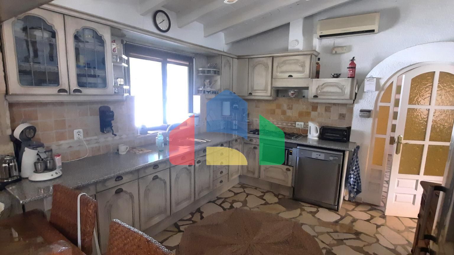 Вилла в l’Alfas del Pi ID F0352