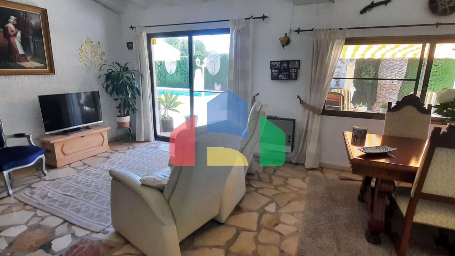 Вилла в l’Alfas del Pi ID F0352