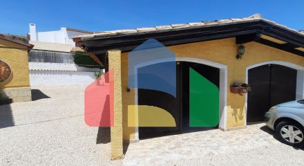 Вилла в l’Alfas del Pi ID F0352