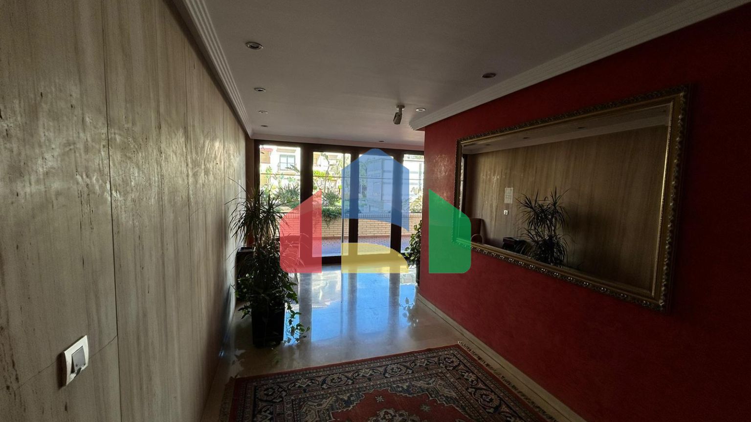 Очаровательная Квартира на Продажу в Альбире с Просторным Патио и Террасой