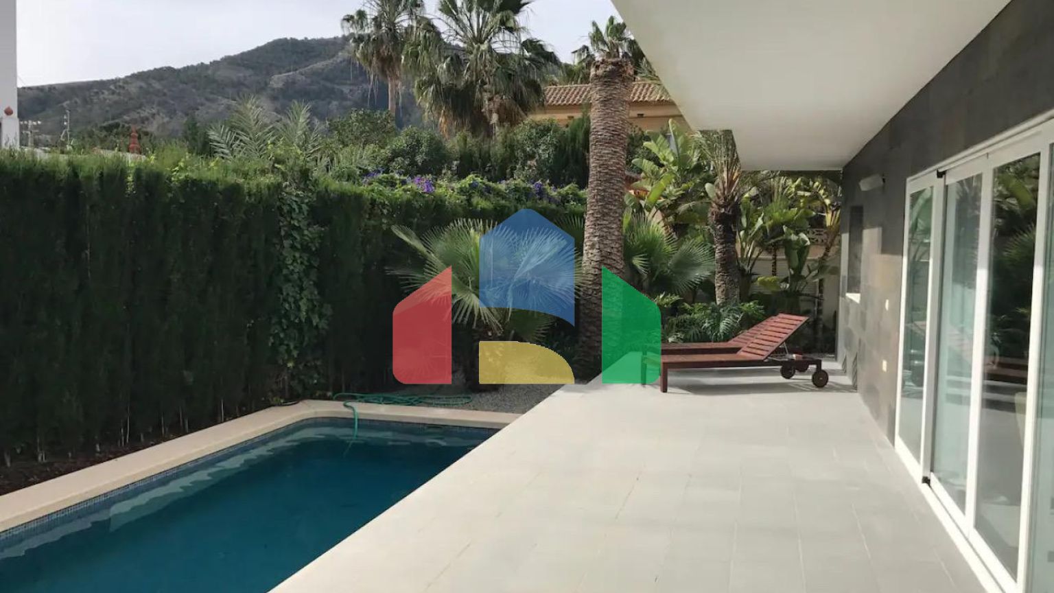 РОСКОШНАЯ ВИЛЛА В САМОМ СЕРДЦЕ АЛЬБИРА