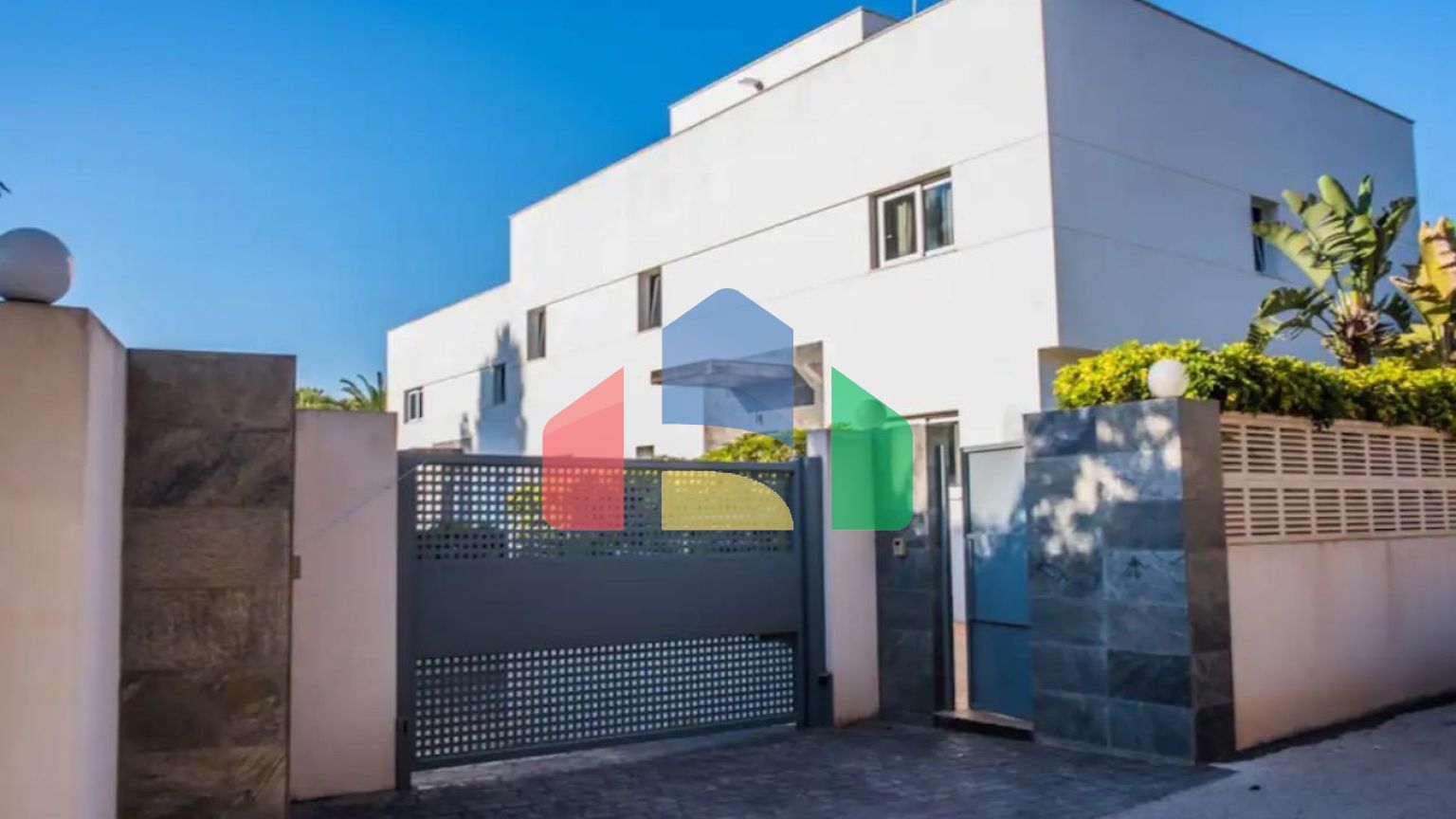 РОСКОШНАЯ ВИЛЛА В САМОМ СЕРДЦЕ АЛЬБИРА